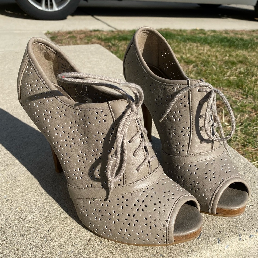 Open-toe booties